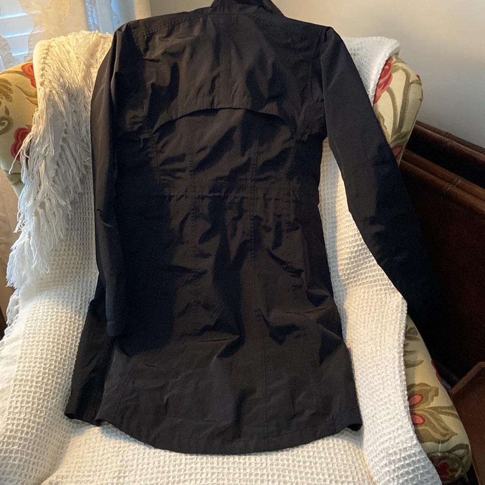 Athleta rain/runner jacket - Picture 5 of 7